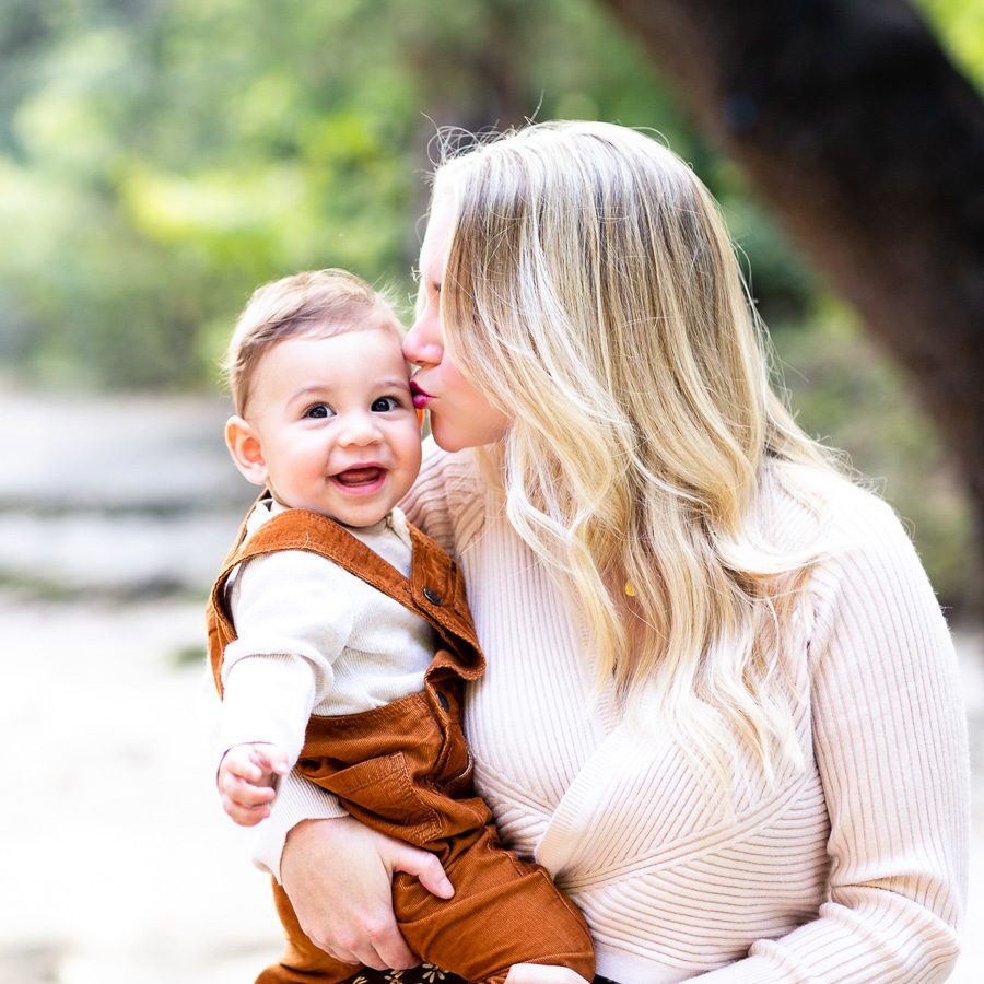 Austin Family Photographers, Austin mini sessions, outdoor photo session, family photographers in austin texas